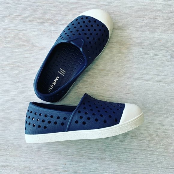 old navy white slip on shoes